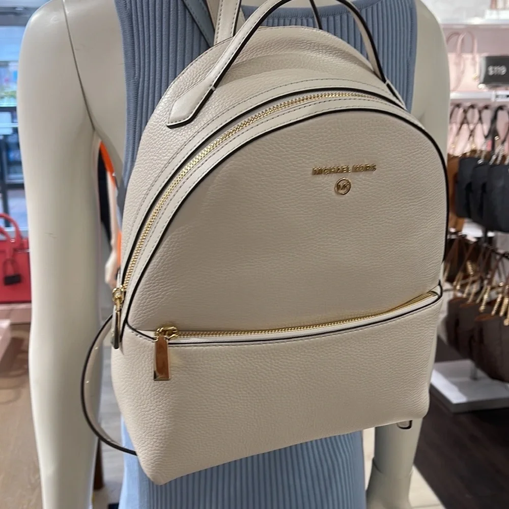 Michael Kors Women's Valerie Medium Pebbled Leather Backpack
Light Cream 
NWT - Picture 3 of 16